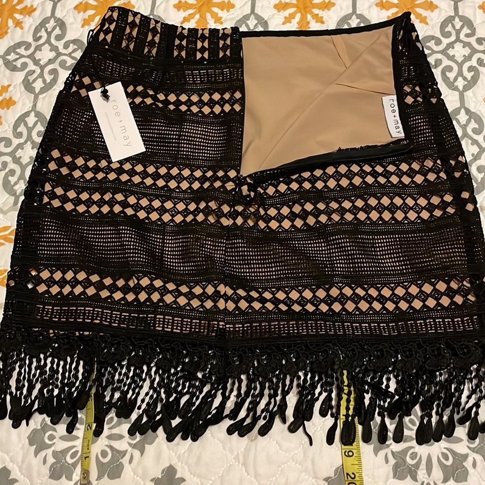 Roe + May crochet mini skirt - Picture 6 of 6